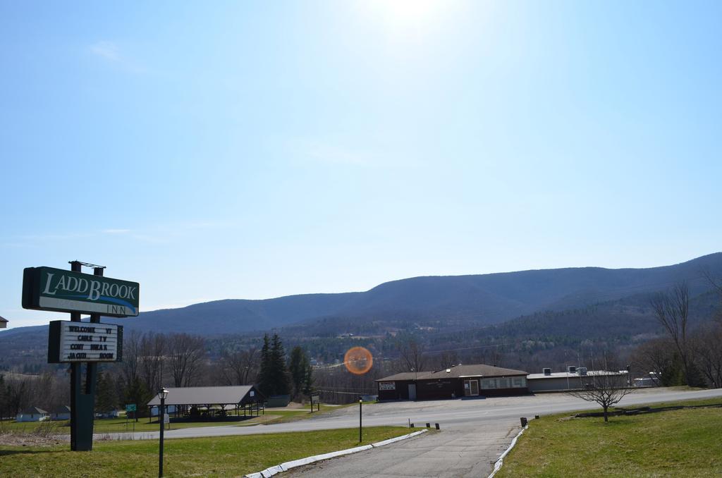 Ladd Brook Inn Pownal Buitenkant foto
